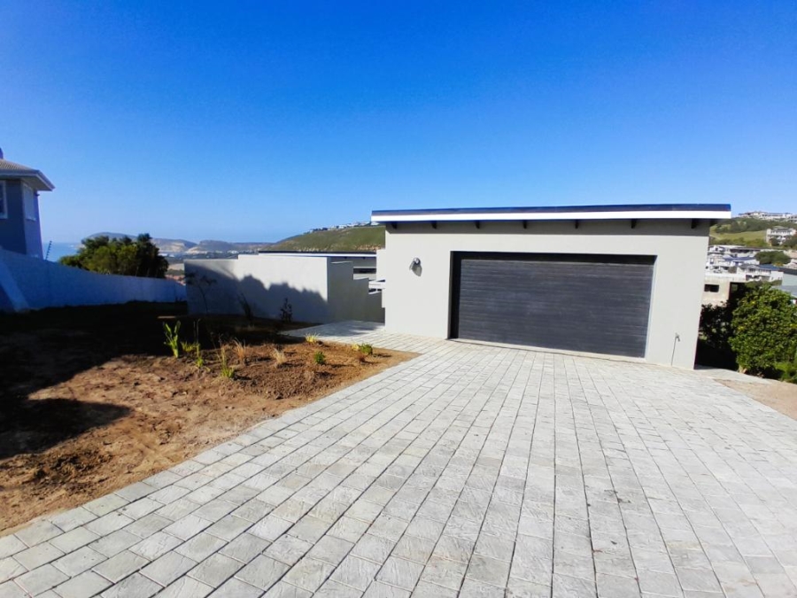 4 Bedroom Property for Sale in Whale Rock Western Cape